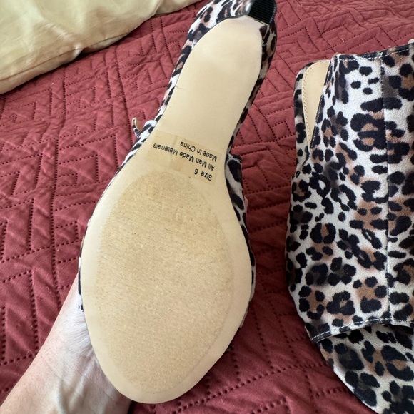 FUN leopard heels | size 6 | New York and company - Picture 4 of 5